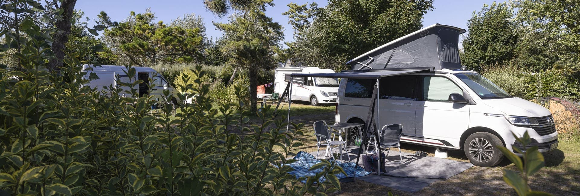 Emplacements camping-car et van au Camping de la Torche, Plomeur Finistère