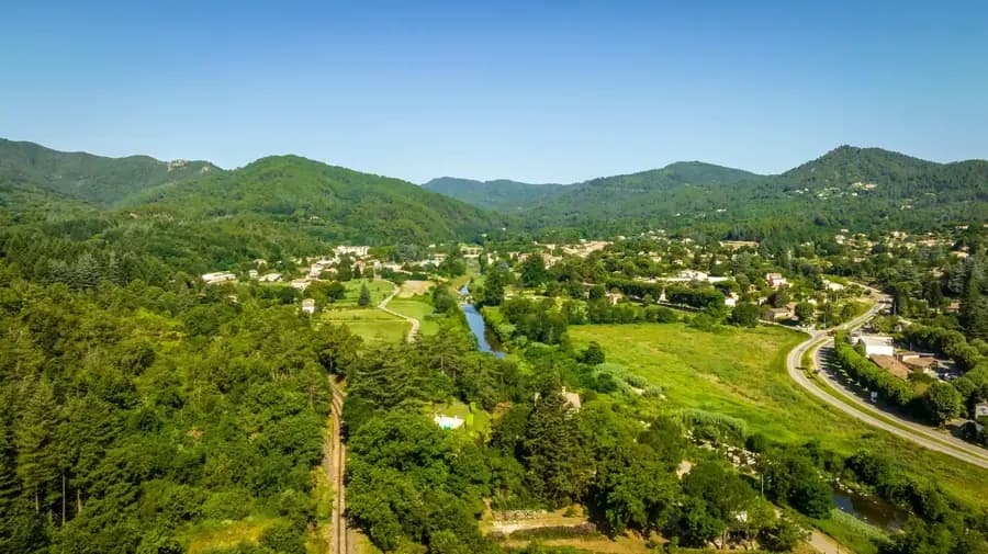Camping des Sources — Camping vanlife à Saint-Jean-du-Gard, Occitanie