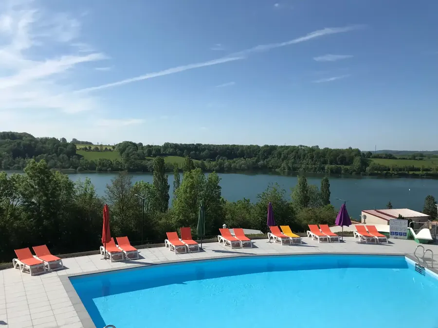 Camping La Liez — Camping vanlife à Langres, Grand Est