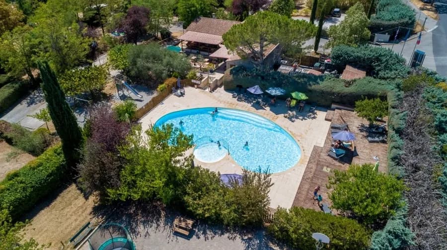 Camping Les Routes de Provence — Camping vanlife à Riez, Provence-Alpes-Côte d'Azur