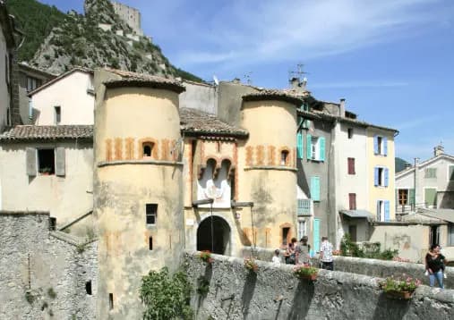 Camping du Brec — Camping vanlife à Guillaumes, Provence-Alpes-Côte d'Azur