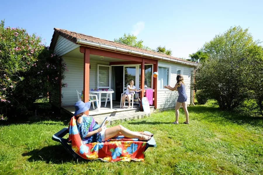 Camping Lou P'tit Poun — Camping vanlife à Saint-Pée-sur-Nivelle, Pays Basque