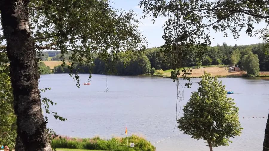 Domaine Relais du Lac — Camping vanlife à Saint-Gervais-sur-Mare, Occitanie